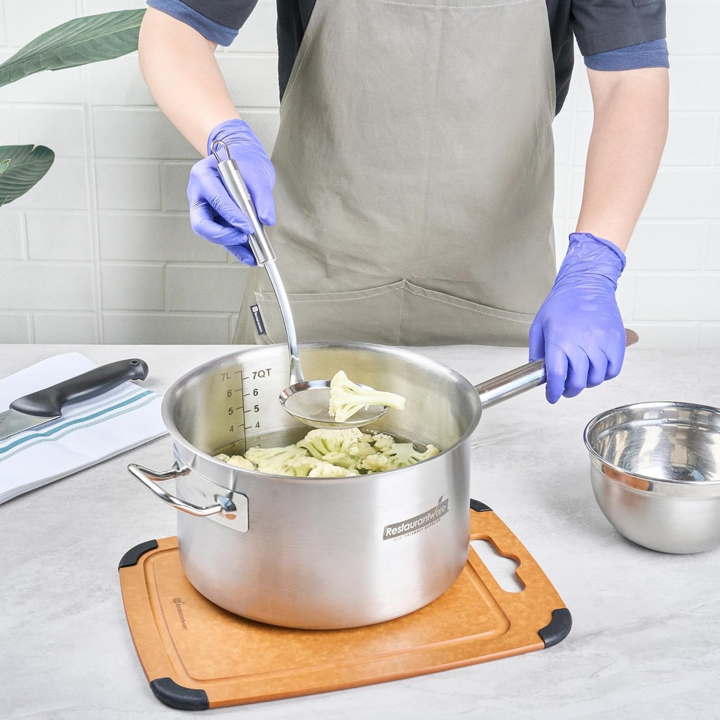 Restaurantware 11.5 in Stainless Steel Fine Mesh Strainer - German Standard Sieve Sifter with Ergonomic Handle, Dishwasher Safe - Reinforced Metal Food Strainer for Quinoa, Soup, Sauce, Baking