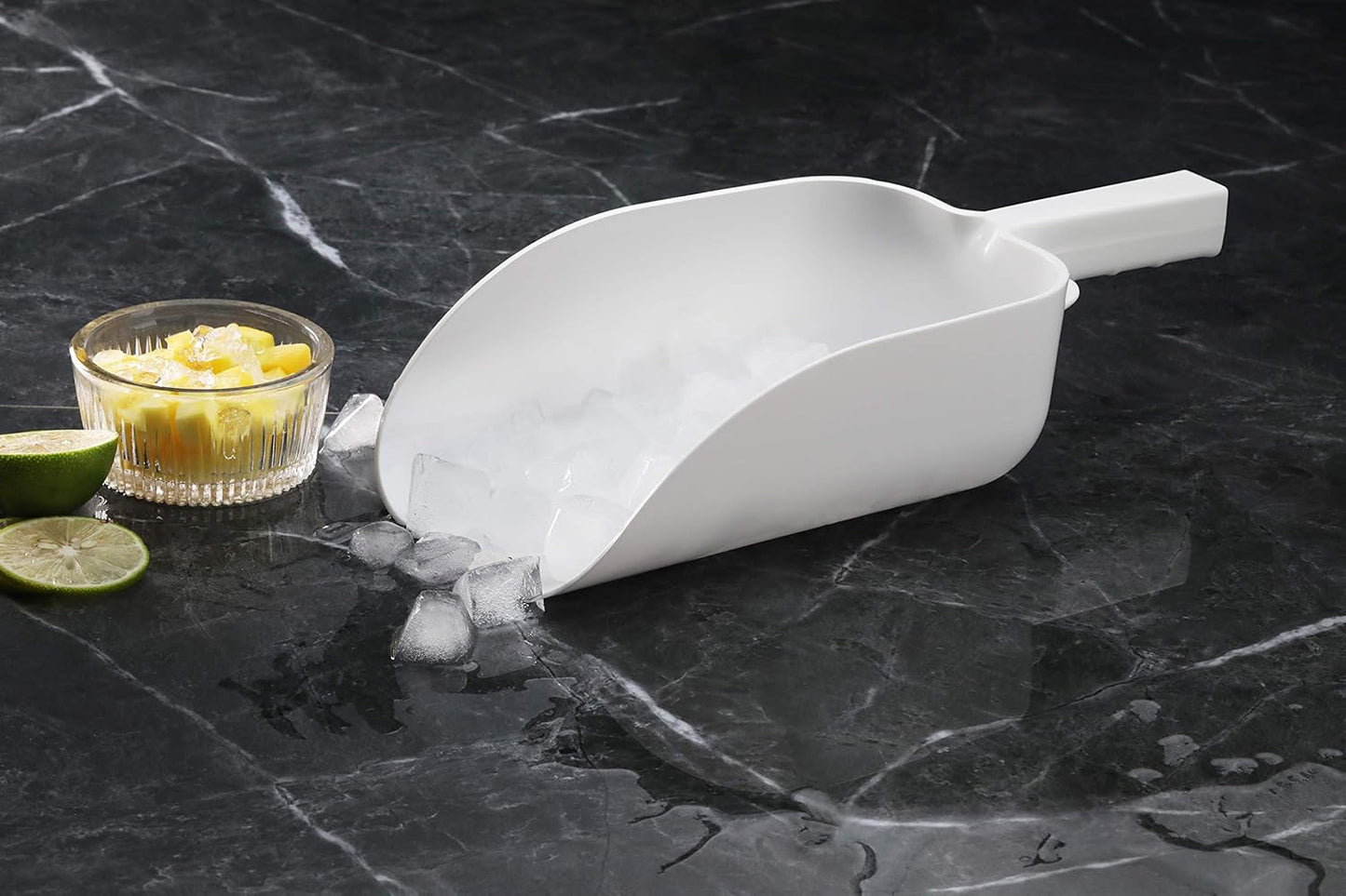 New Star Foodservice 34400 Polycarbonate Plastic Utility Ice Scoop, Clear, 12-Ounce