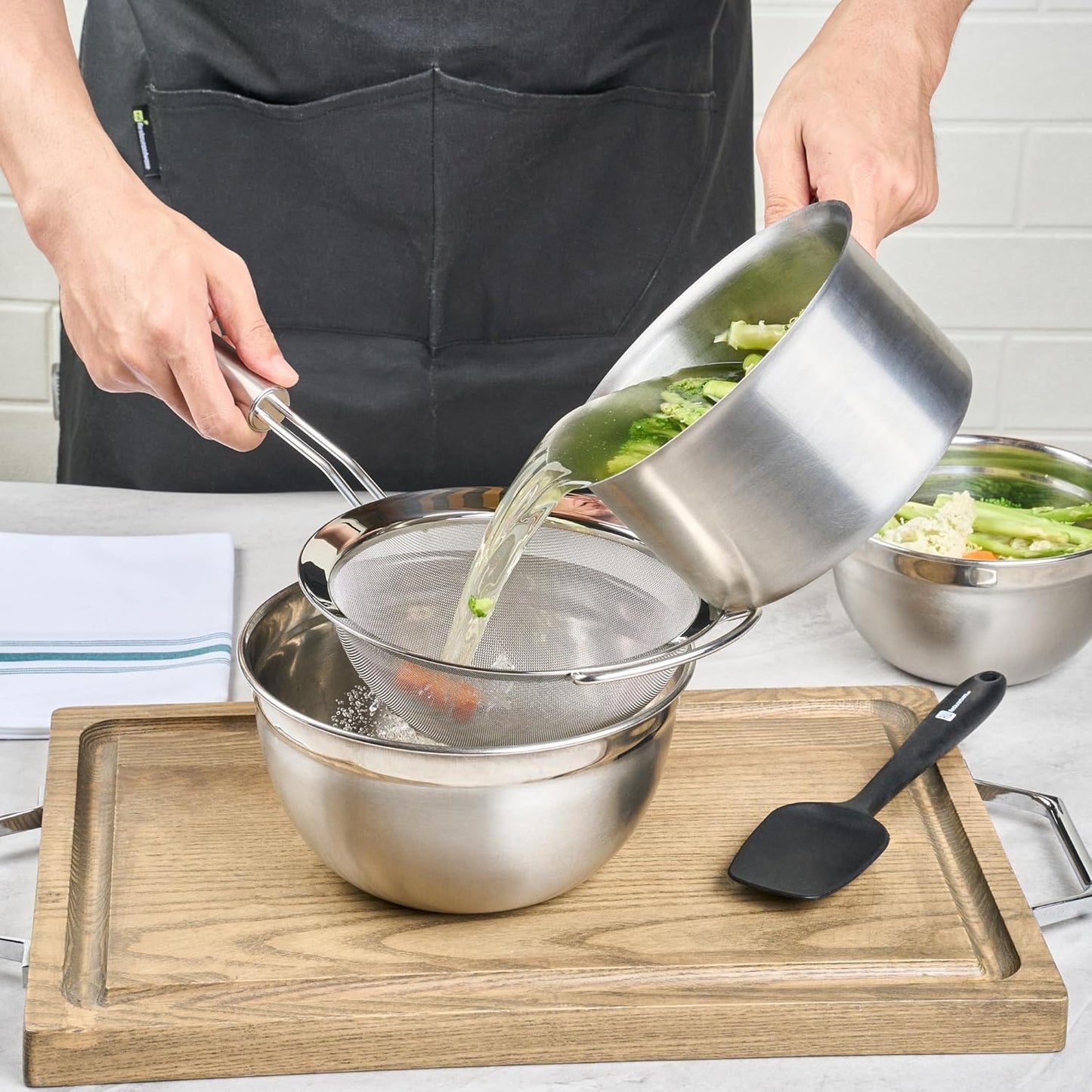 Restaurantware 11.5 in Stainless Steel Fine Mesh Strainer - German Standard Sieve Sifter with Ergonomic Handle, Dishwasher Safe - Reinforced Metal Food Strainer for Quinoa, Soup, Sauce, Baking