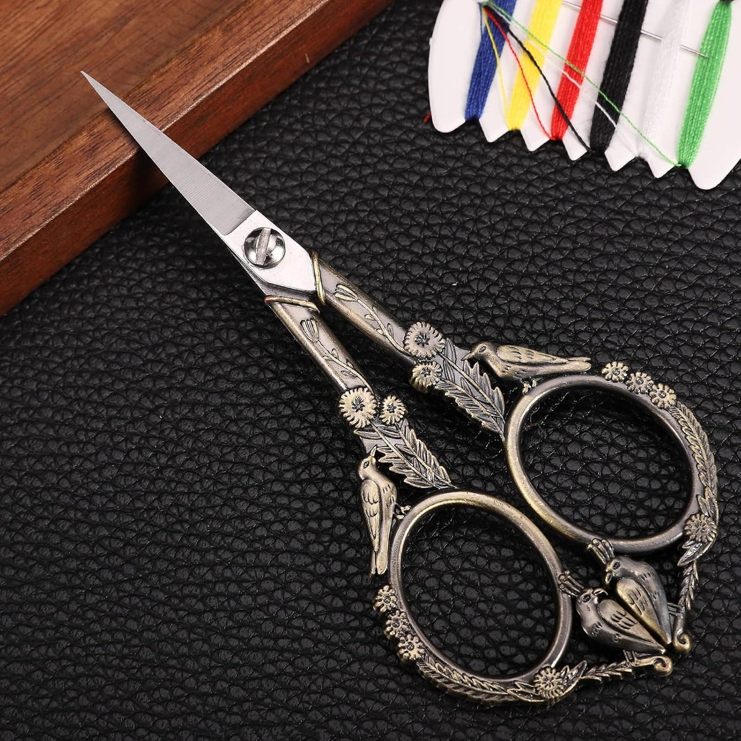 YOUGUOM Sewing Embroidery Scissors, Small Thread Scissor for Craft Artwork Needlework Yarn Knitting Detail Snips, Black Cute Bird Shears