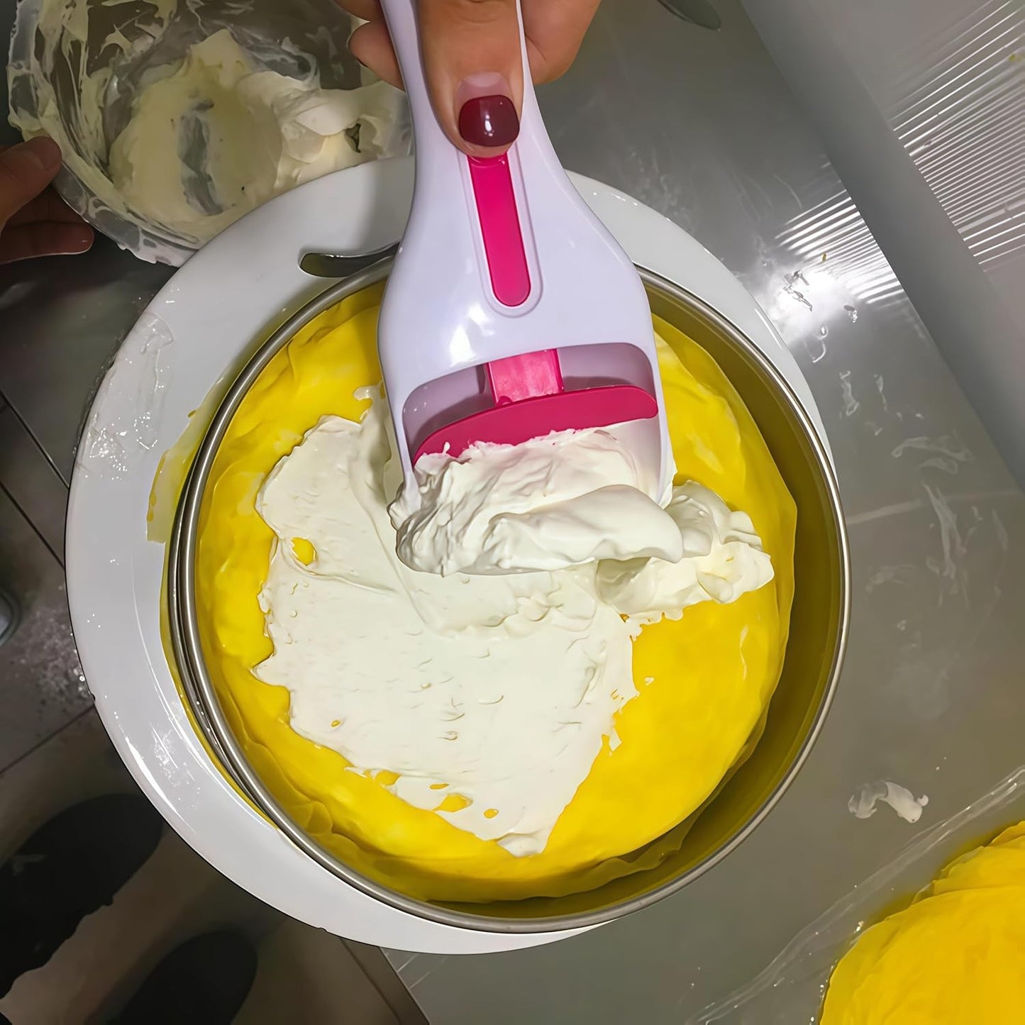 1pcs Cake Batter Distribution Scoop, One-Touch Sliding Button Dispenses Batter, Home Batter Dispenser Baking Tool