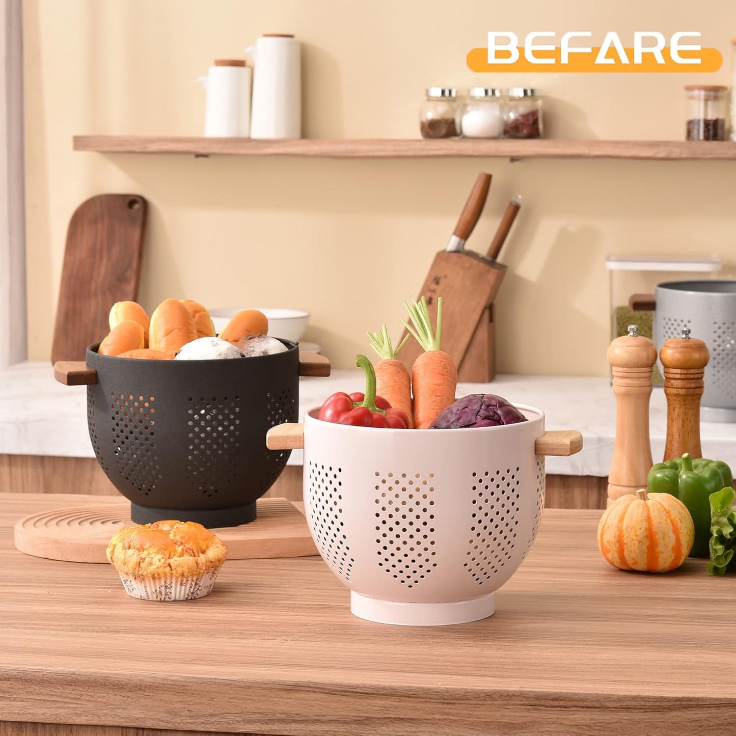 Metal Colander with Wood Handle and Stable Base, 5.5 Quart Powder Coated Steel Kitchen Strainer Basket for Draining Pasta, Vegetable and fruit,Cream
