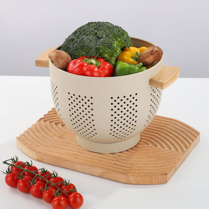 Metal Colander with Wood Handle and Stable Base, 5.5 Quart Powder Coated Steel Kitchen Strainer Basket for Draining Pasta, Vegetable and fruit,Cream