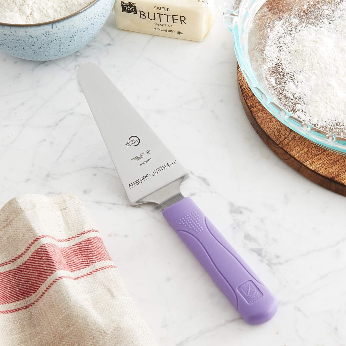 Mercer Culinary Millennia Bench Scraper, 5 7/8 Inch X 3 1/2 Inch Blade, Black Handle