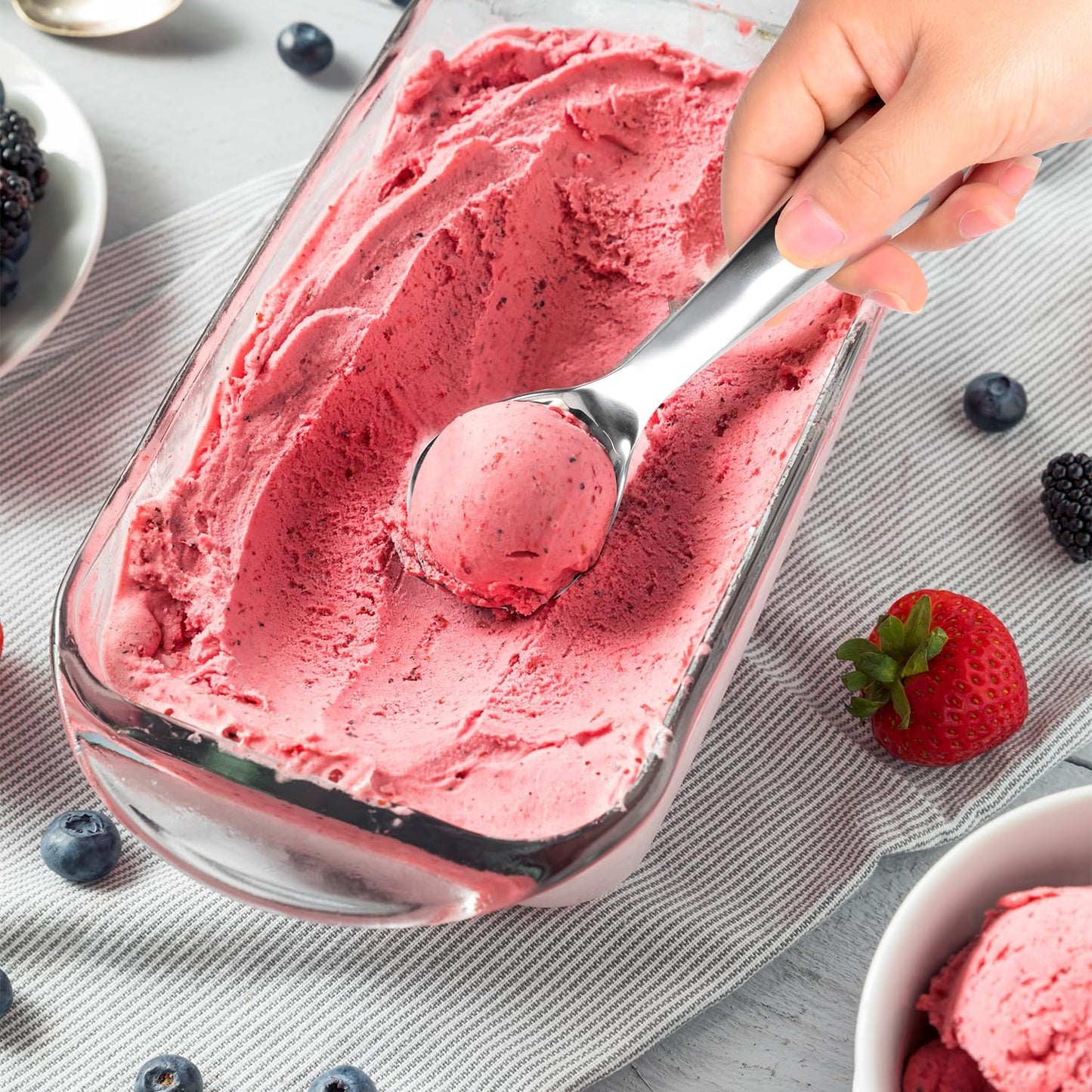 Kichwit Ice Cream Scoop, Heavy Duty 304 Stainless Steel Ice Cream Scoop with Comfortable Handle, Dishwasher Safe