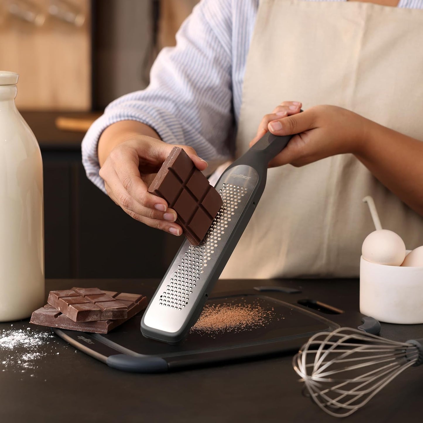 Zyliss Fine Grater and Zester - Handheld Grater with Stainless Steel Blade & Wheat Straw Handle - Ideal for Hard Cheese, Chocolate, Fruit, Vegetables, & More - Protective Cover Doubles as Scraper