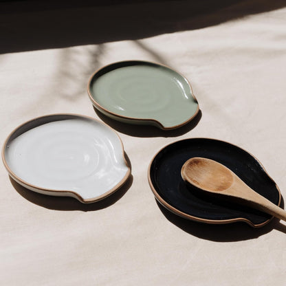 Beautiful Ceramic Spoon Rest for Stove Top - Perfectly Sized Spoon Holder for Your Kitchen Countertop - Easy to Clean and Dishwasher Safe, Perfect Addition to Any Kitchen Counter for Everyday Cooking