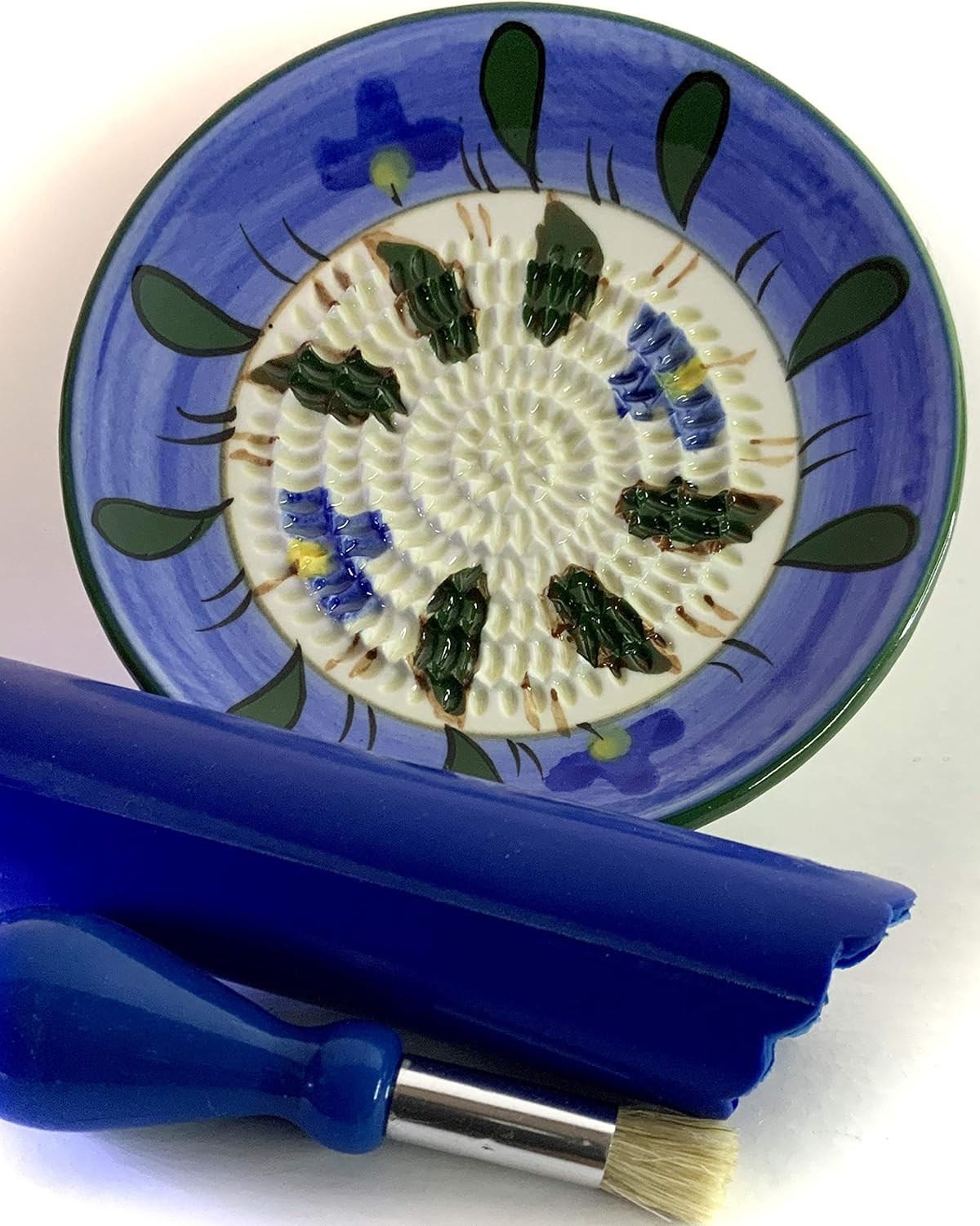 BonCera, All-in-one Premium Ceramic Garlic Grater Plate 4-Piece Set - Blue Flower Design, Classic Style - For Garlic, Ginger, Chocolate, and more! - Comes with 5.25" Plate, Peeler, Brush, and Stand