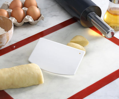 New Star Foodservice Plastic Bowl and Dough Scraper 3.75" x 5.75", White