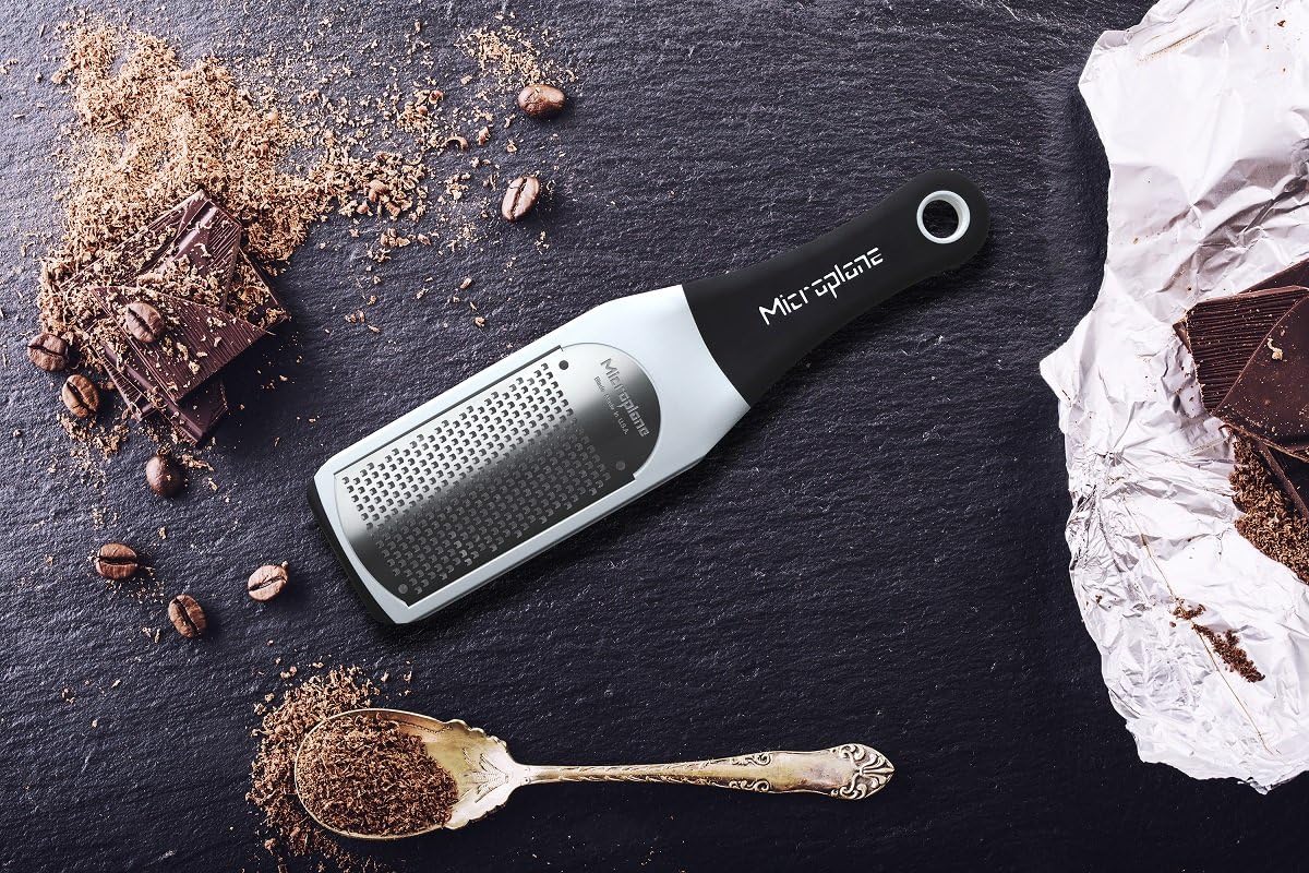 Microplane Artisan Series Cheese Grater and Zester (Fine, Red)