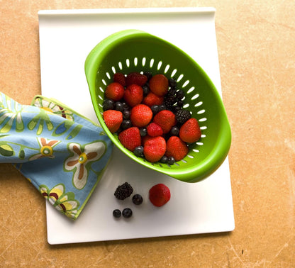 Preserve Small Colander, Made from Recycled Plastic, 1.5 Quart Capacity, Red
