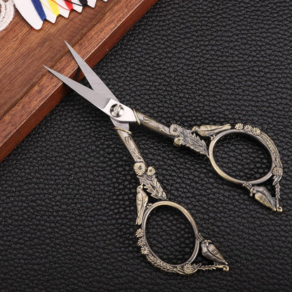 YOUGUOM Sewing Embroidery Scissors, Small Thread Scissor for Craft Artwork Needlework Yarn Knitting Detail Snips, Black Cute Bird Shears