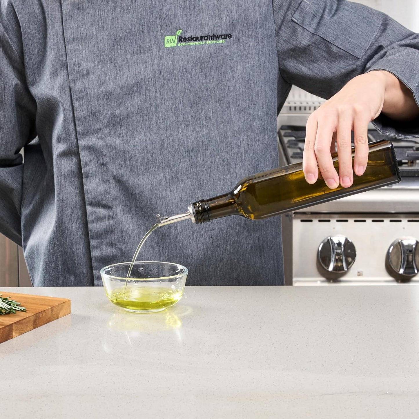 Restaurantware RW Base 16.9 Ounce Olive Oil Dispenser 1 Kitchen Oil Dispenser Bottle - With Stainless Steel Pourer Non-Leaking Black Glass Olive Oil Pourer For Cooking Or Salad Dressings