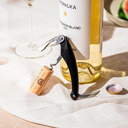 Vacu Vin Winged Corkscrew – Classic Two-Arm Wine Opener with Built-In Bottle Opener – Easy Cork Removal – Durable, Ergonomic Wine Bottle Opener – Ideal for Home, Kitchen & Bar Use