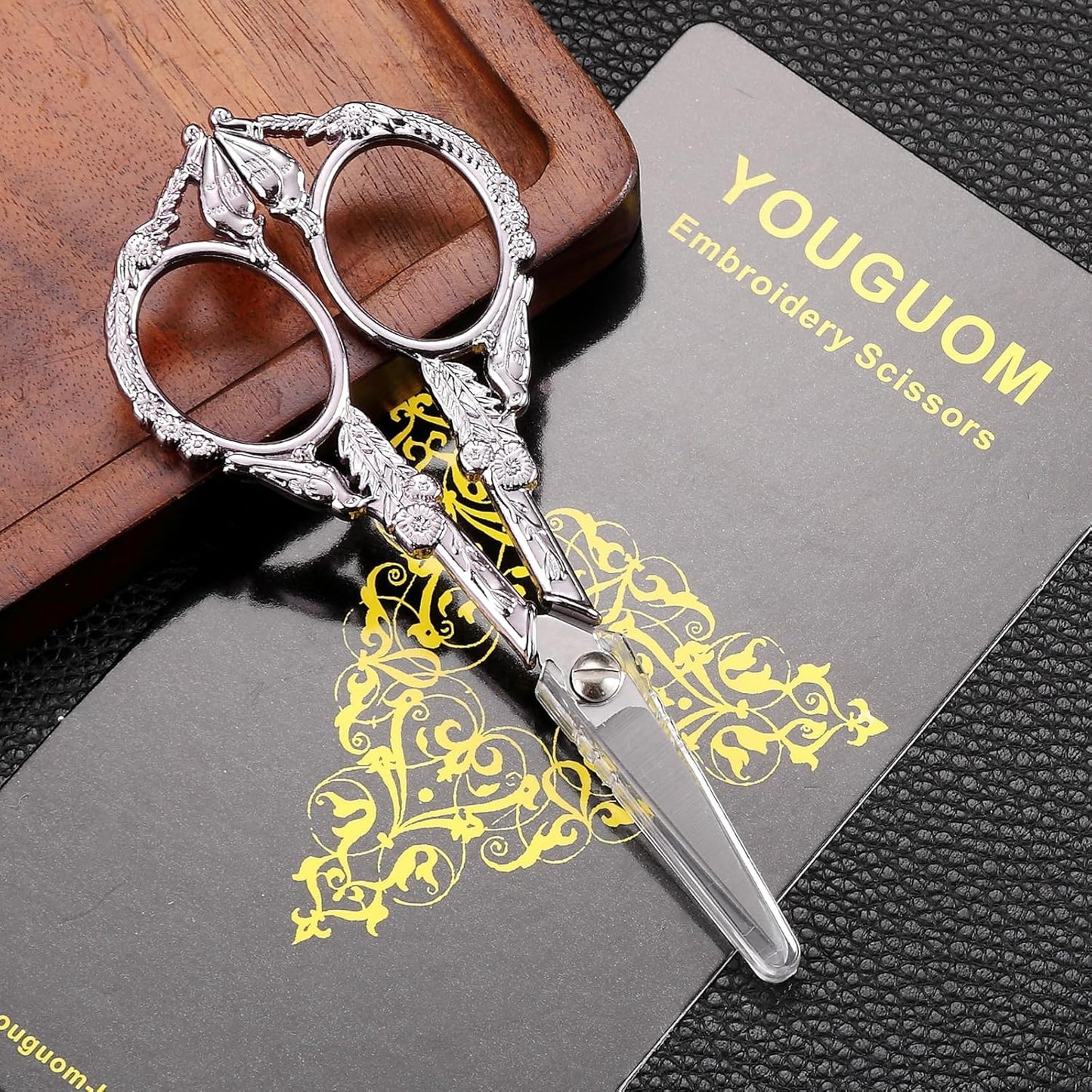 YOUGUOM Sewing Embroidery Scissors, Small Thread Scissor for Craft Artwork Needlework Yarn Knitting Detail Snips, Black Cute Bird Shears