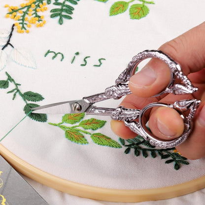 YOUGUOM Sewing Embroidery Scissors, Small Thread Scissor for Craft Artwork Needlework Yarn Knitting Detail Snips, Black Cute Bird Shears
