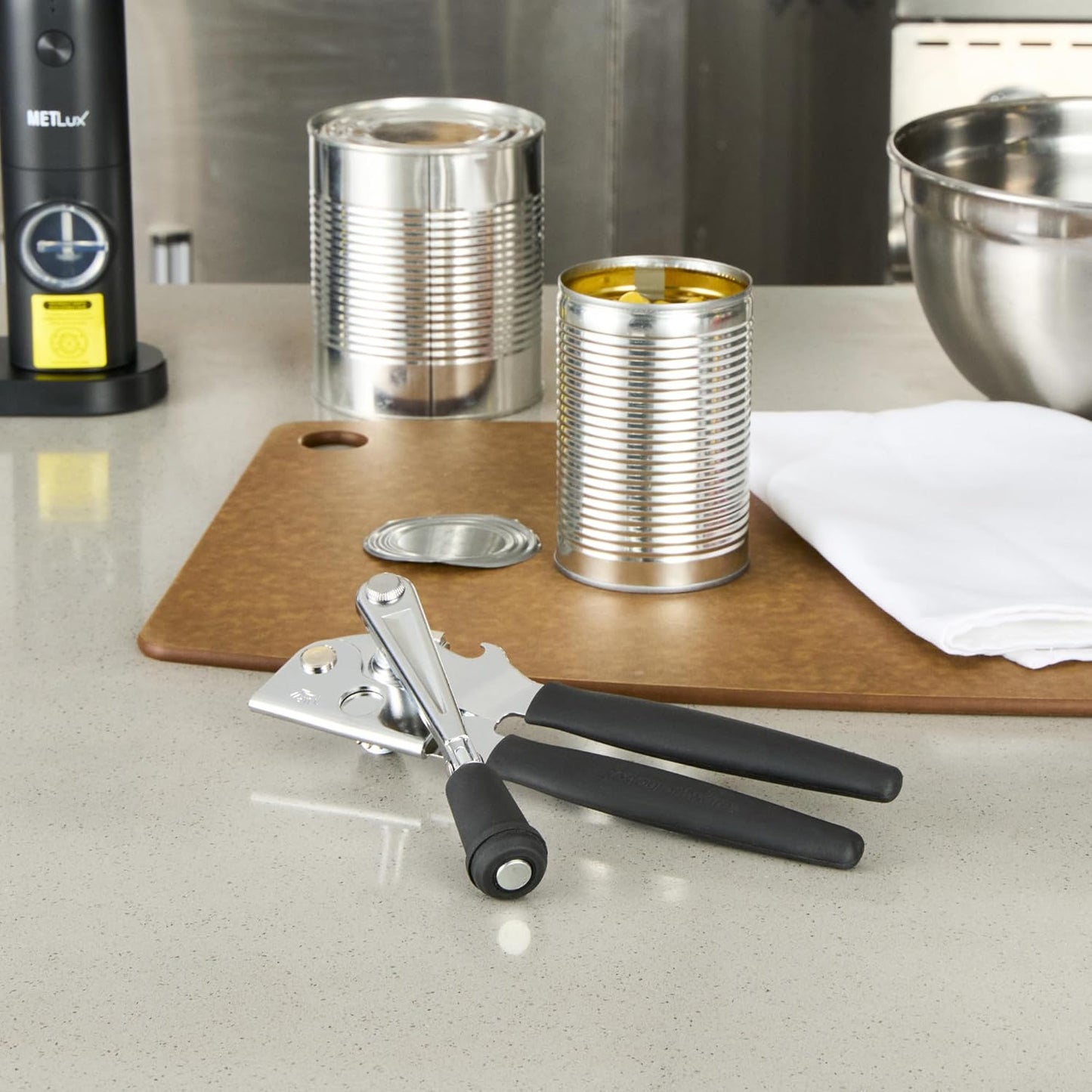 Restaurantware Stainless Steel Magnetic Manual Can Opener - German Standard Red Crank Can Opener with Magnet, Ergonomic Handles, Non-Slip - Heavy-Duty Hand Can Opener, Easy Turn, Sharp Blade