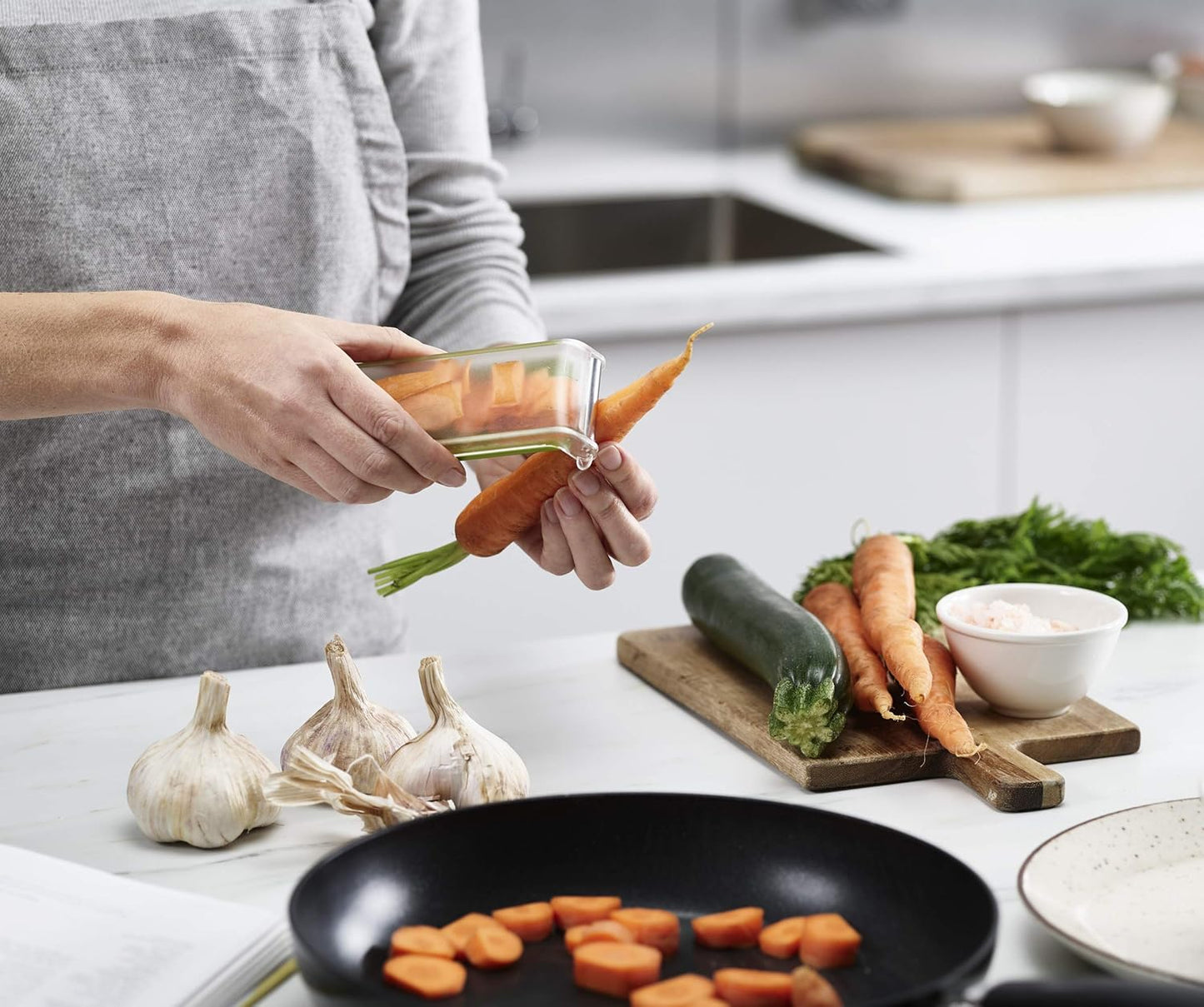 Joseph Joseph Multi-Peel Y-shaped Peeler Easy Grip Handles Stainless Steel Blade for Kitchen Vegetable Fruit, Light Green