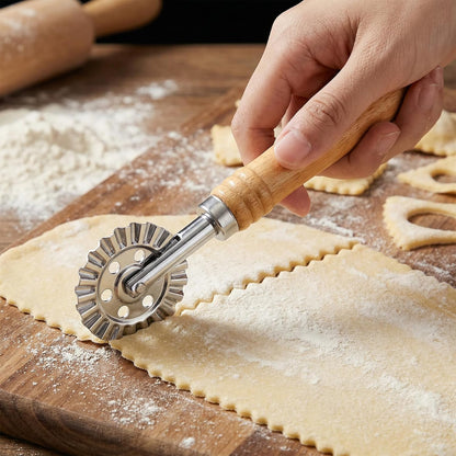 Ravioli Cutter Wheel Pasta Cutter Wheel with Roller Pastry Wheels With Long Wooden Handle, 6.7inch Dumpling Lace Making Zinc Alloy Noodle Making for Kitchen