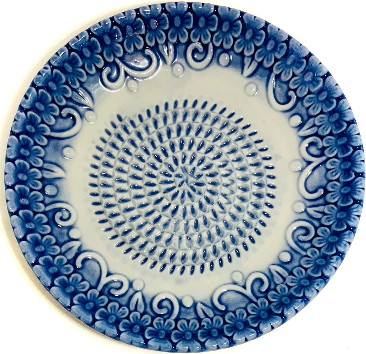BonCera, All-in-one Premium Ceramic Garlic Grater Plate 4-Piece Set - Blue Embossed Design and Style - For Garlic, Ginger, Chocolate, and more! - Comes with 5.25" Plate, Peeler, Brush, and Stand