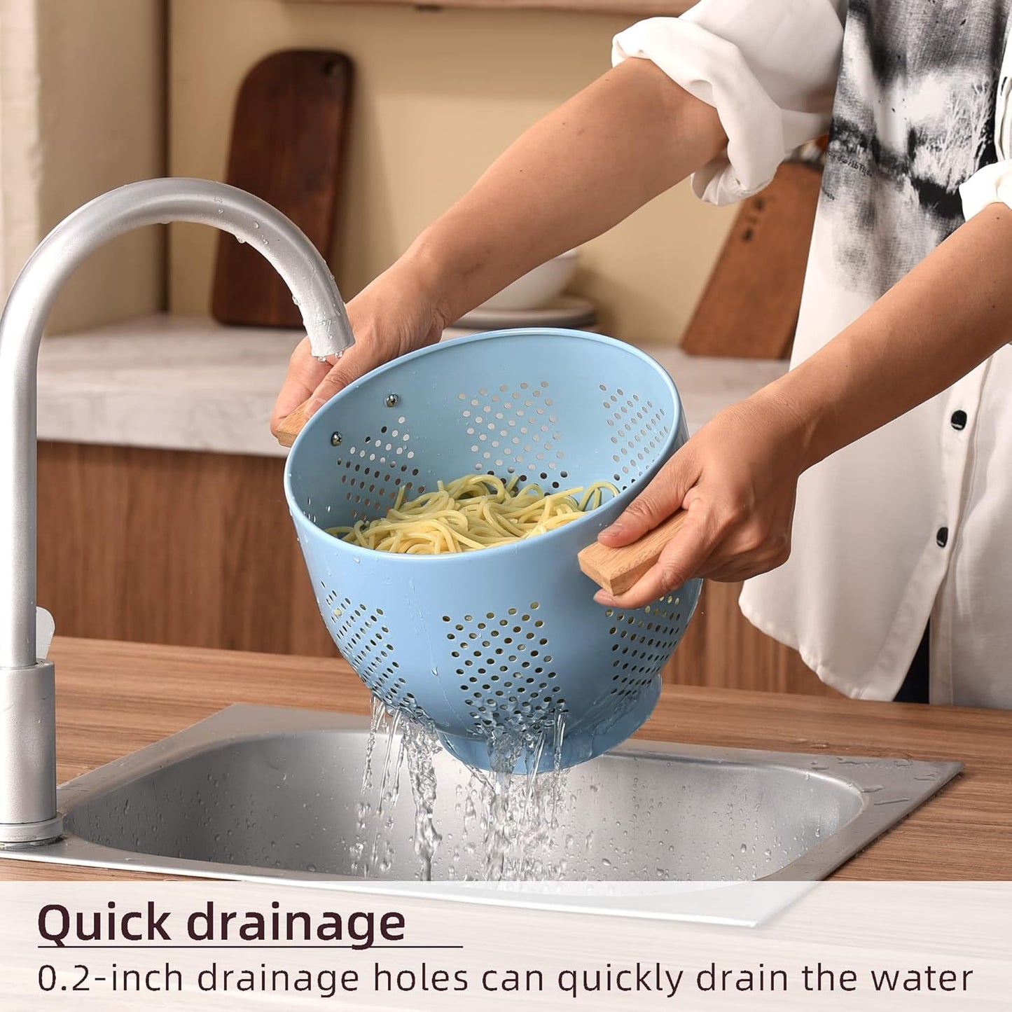 Metal Colander with Wood Handle and Stable Base, 5.5 Quart Powder Coated Steel Kitchen Strainer Basket for Draining Pasta, Vegetable and fruit,Cream