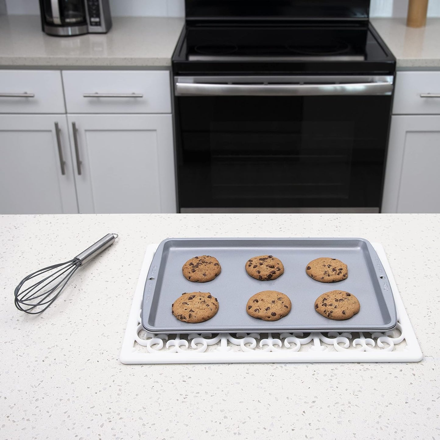 GASARÉ, Extra Large, Thick, Silicone Trivet for Hot Dishes, Pots, and Pans, Heat Resistant Mat for Countertop, Hot Pad for Kitchen, Easy to Clean, 16 x 12 x 3/8 Inches, White
