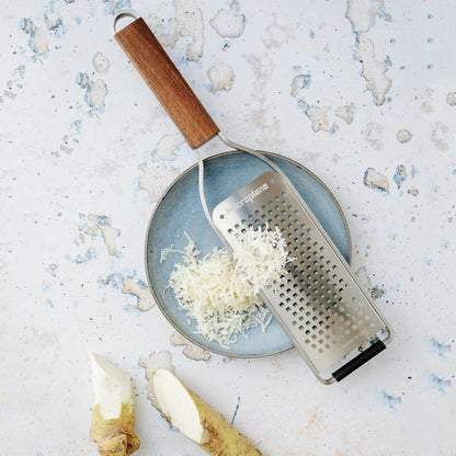 Microplane Kitchen Grater Coconut, Nuts and Horseradish Grater for Cheese, Carrot, Ginger, Coconut, Nuts and Horseradish from the Master Collection in Walnut Wood and Stainless Steel
