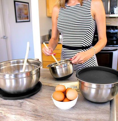 Stainless Steel Mixing Bowls with Lids and Non Slip Bases (Set of 5, Red)