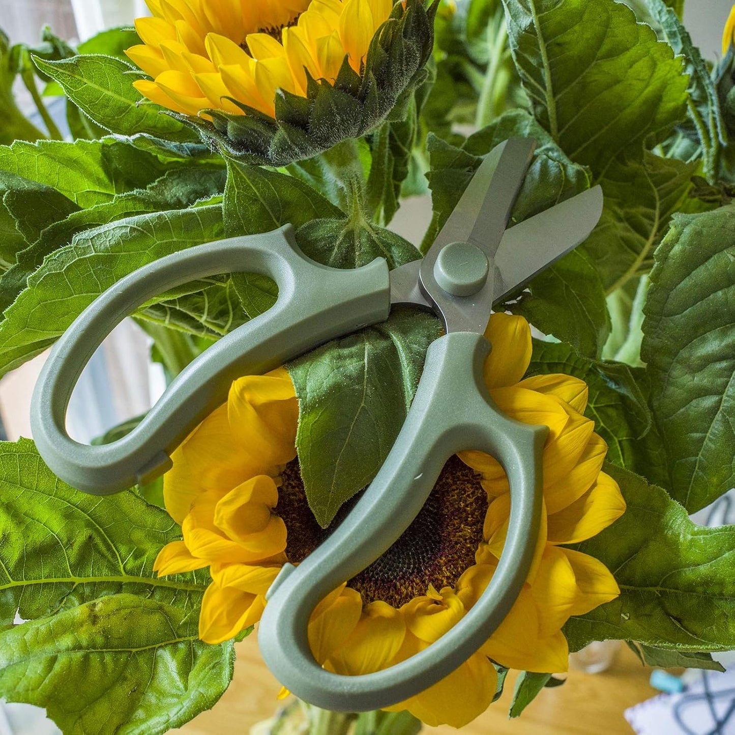Leize Flower Scissors, Premium Thickened Stainless Steel Floral Shears, Strong Pruner for Flowers, Branches and Leaves (Grey Green Slender)