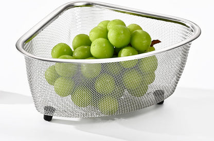 Fox Run Large Stainless Steel Colander, 5 Quart Pasta Strainer With Handles, 11” x 13.5” x 5”