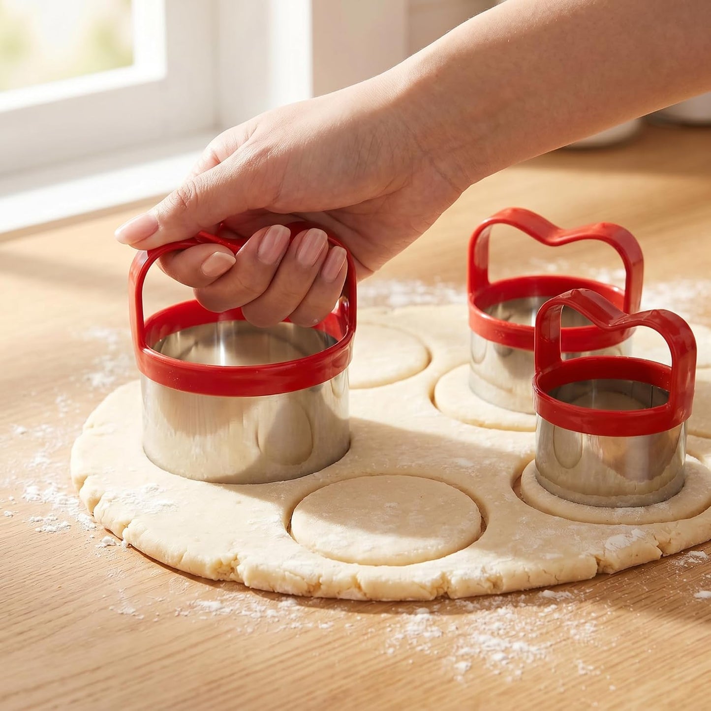 3Pcs Round Cookie Cutters with Handle, Circle Biscuit Cutter for Baking, Dough Cutter, Metal Cookie Cutters, Coated and Soft PVC for Protection