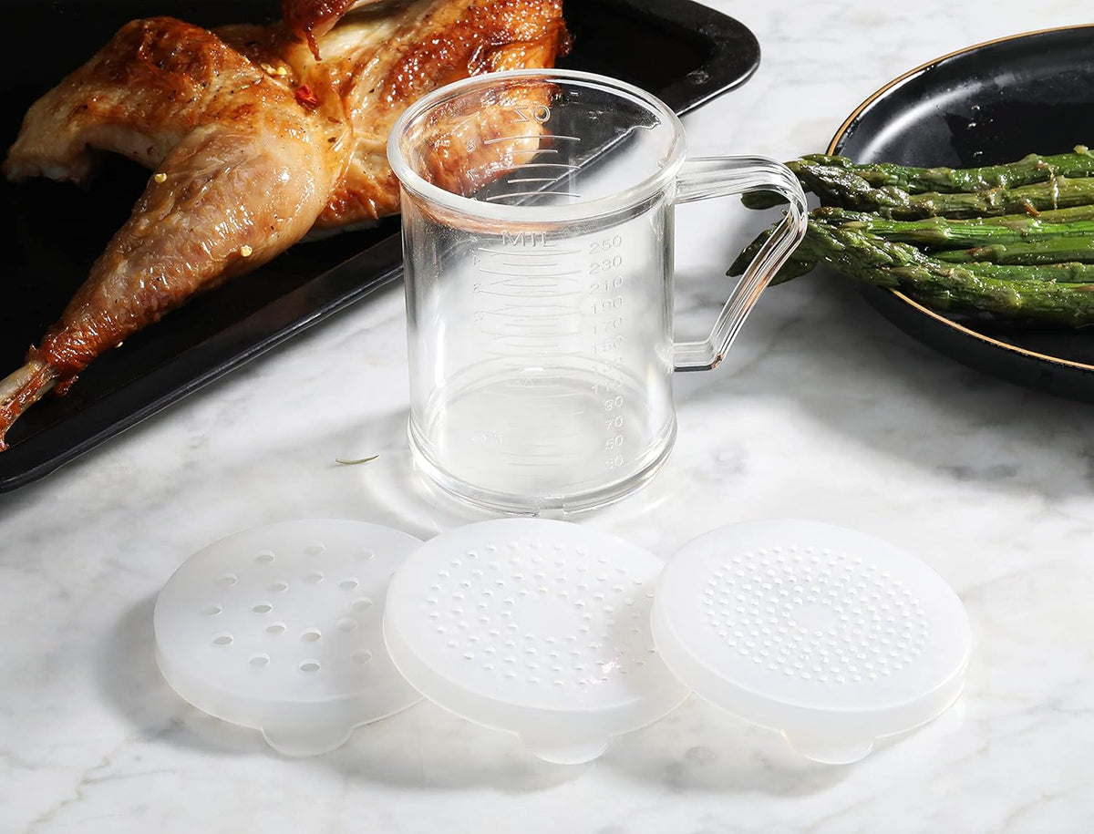 22513 Polycarbonate Plastic Dredge Shaker with 3 Snap-on Lids, Seasoning Sugar Spice Pepper Shaker, 10 OZ