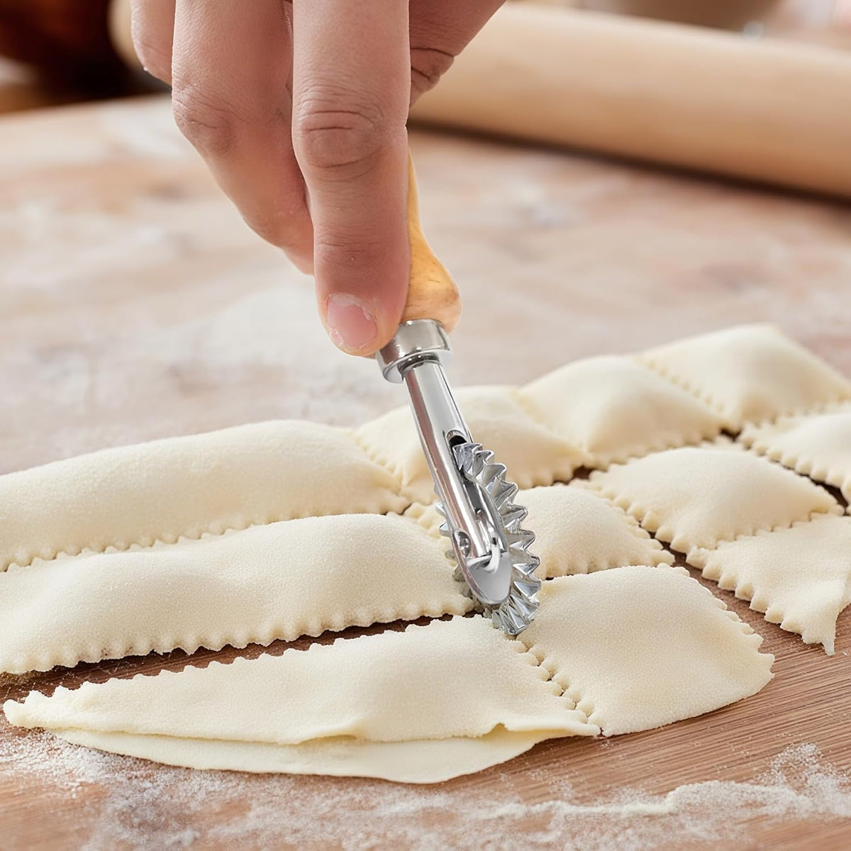 Fluted Pastry Wheel Cutter, Sturdy Pasta Cutter Wheel Ravioli Crimper Edge Cutter Wheel for Home and Kitchen - 1.5 Inch Diameter