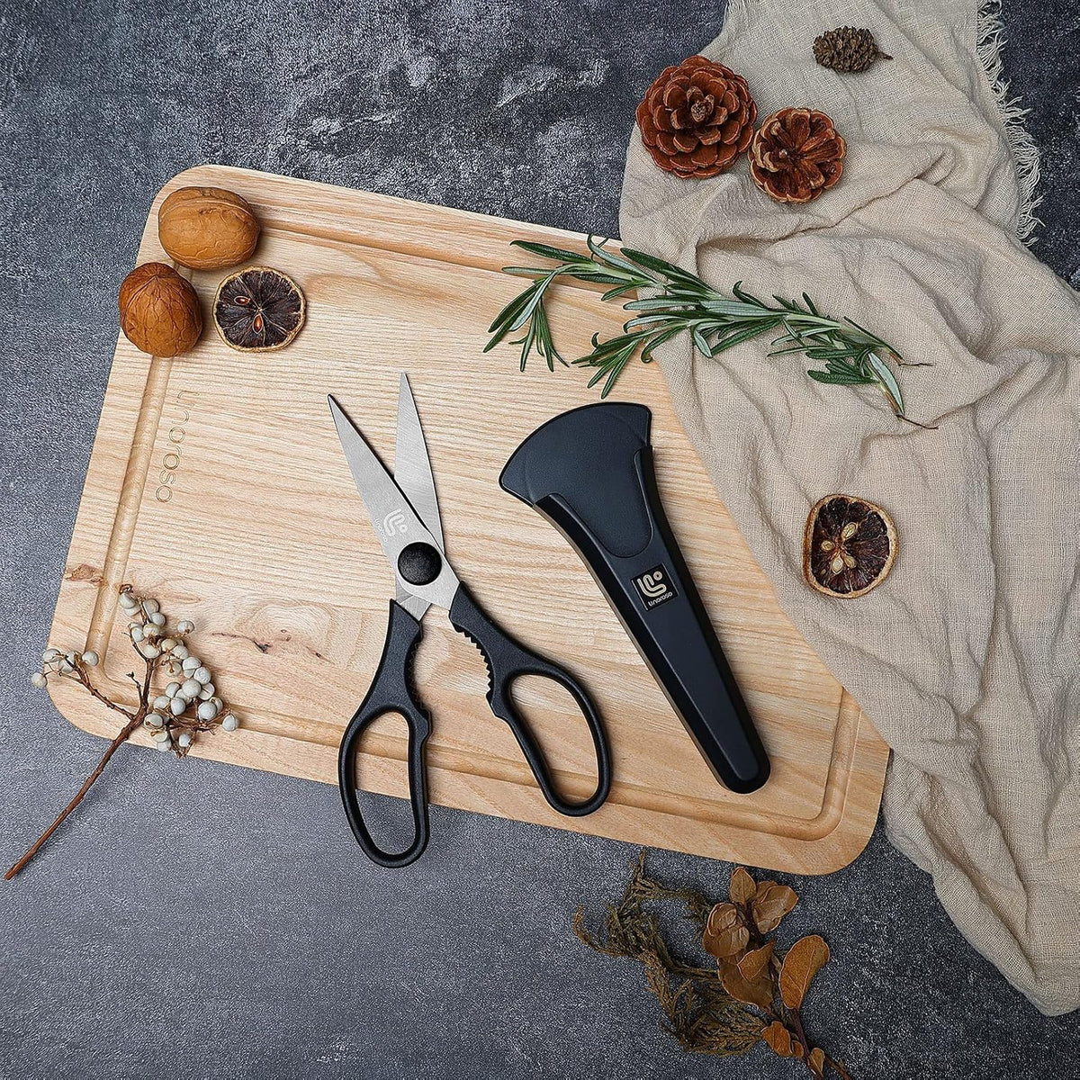 Kitchen Scissors Heavy Duty Kitchen Shears with Magnetic Holder Made with Japanese Steel 4034, Multipurpose Ultra Sharp Cooking Scissors for Meat/Vegetables/BBQ/Herbs/Pizza (Graphic,Cow)