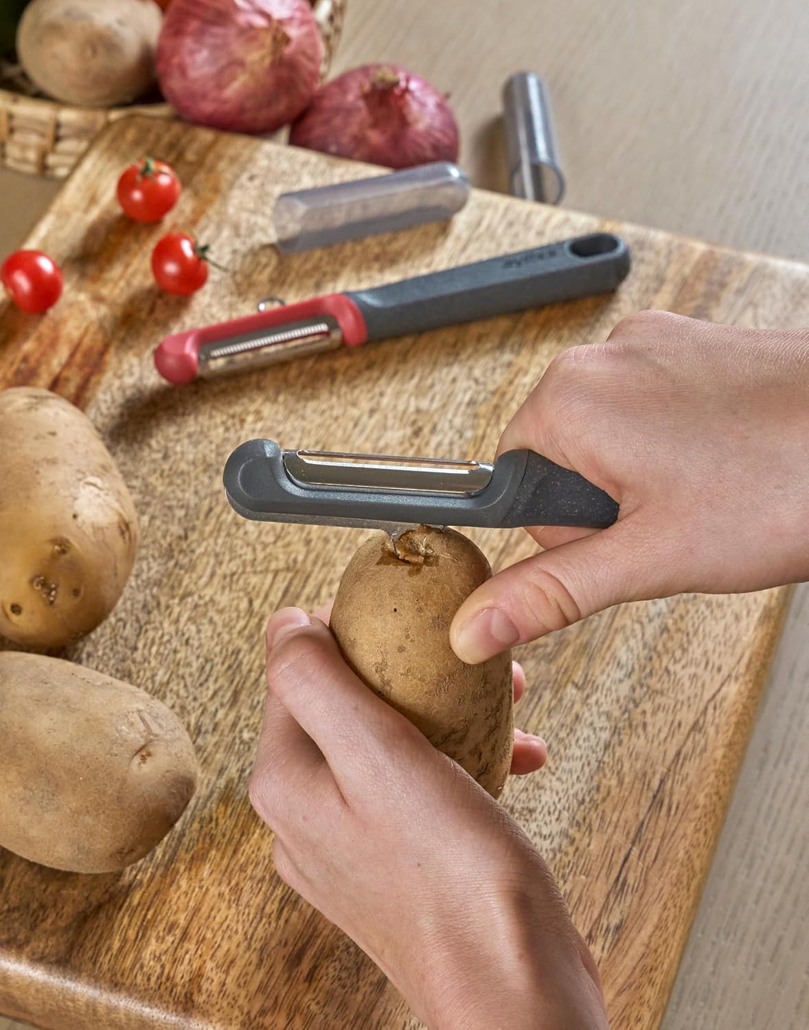2 Piece Peeler Set with Universal & Soft Skin Peelers, Wheat Straw Handles, Stainless Steel & Micro-Serrated Blades, Eco-Friendly Dual Peeler Set for Fruits & Vegetables
