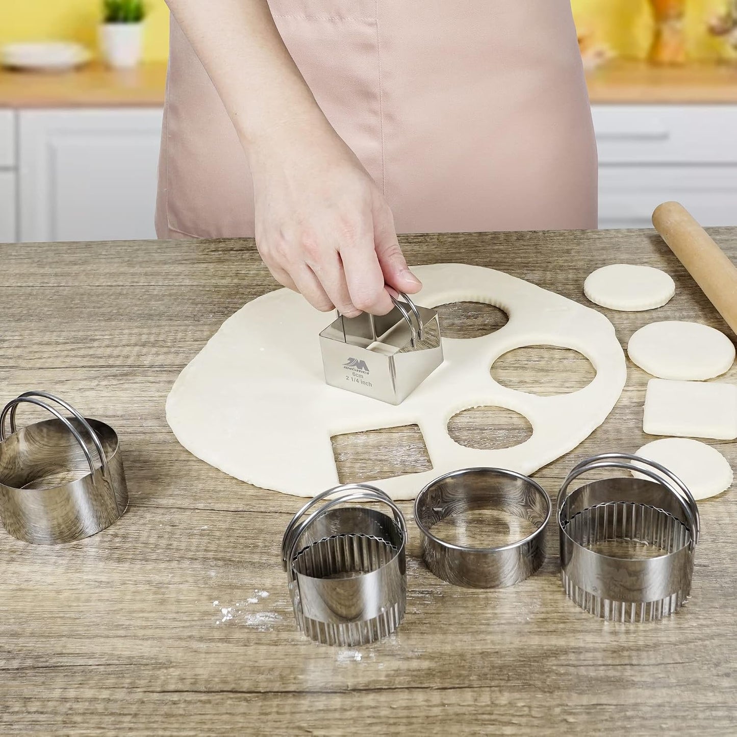 5 Pieces Circle Biscuit Cutter,Professional Stainless Steel Round Cookies Mold Tool with Handle for Baking GIFT Package