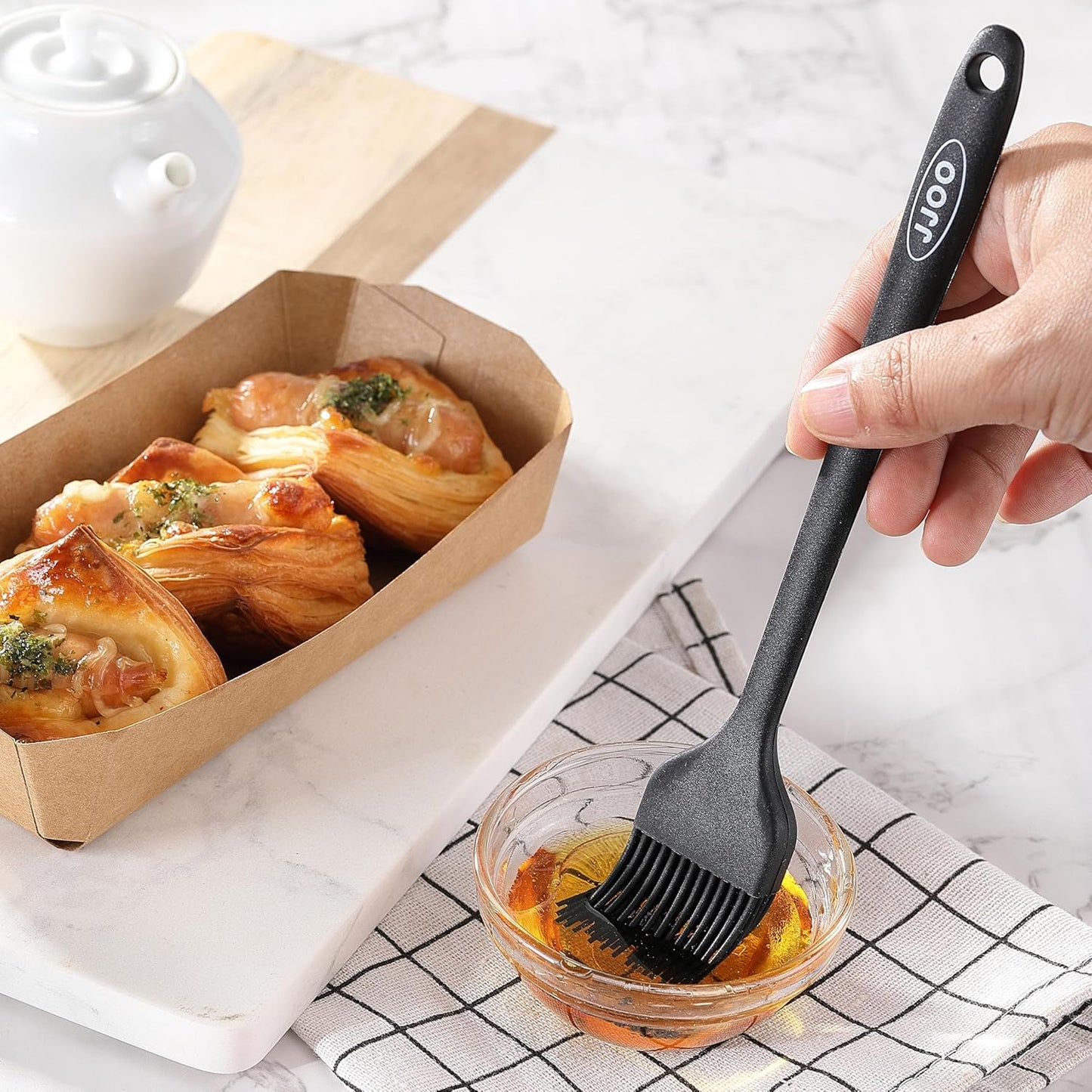 2PCS Silicone Basting Pastry Brush, Heat Resistant Food Cooking Brush for Oil, Sauce, Baking, BBQ and Grill, BPA Free, Dishwasher Safe (2Pack, Black)