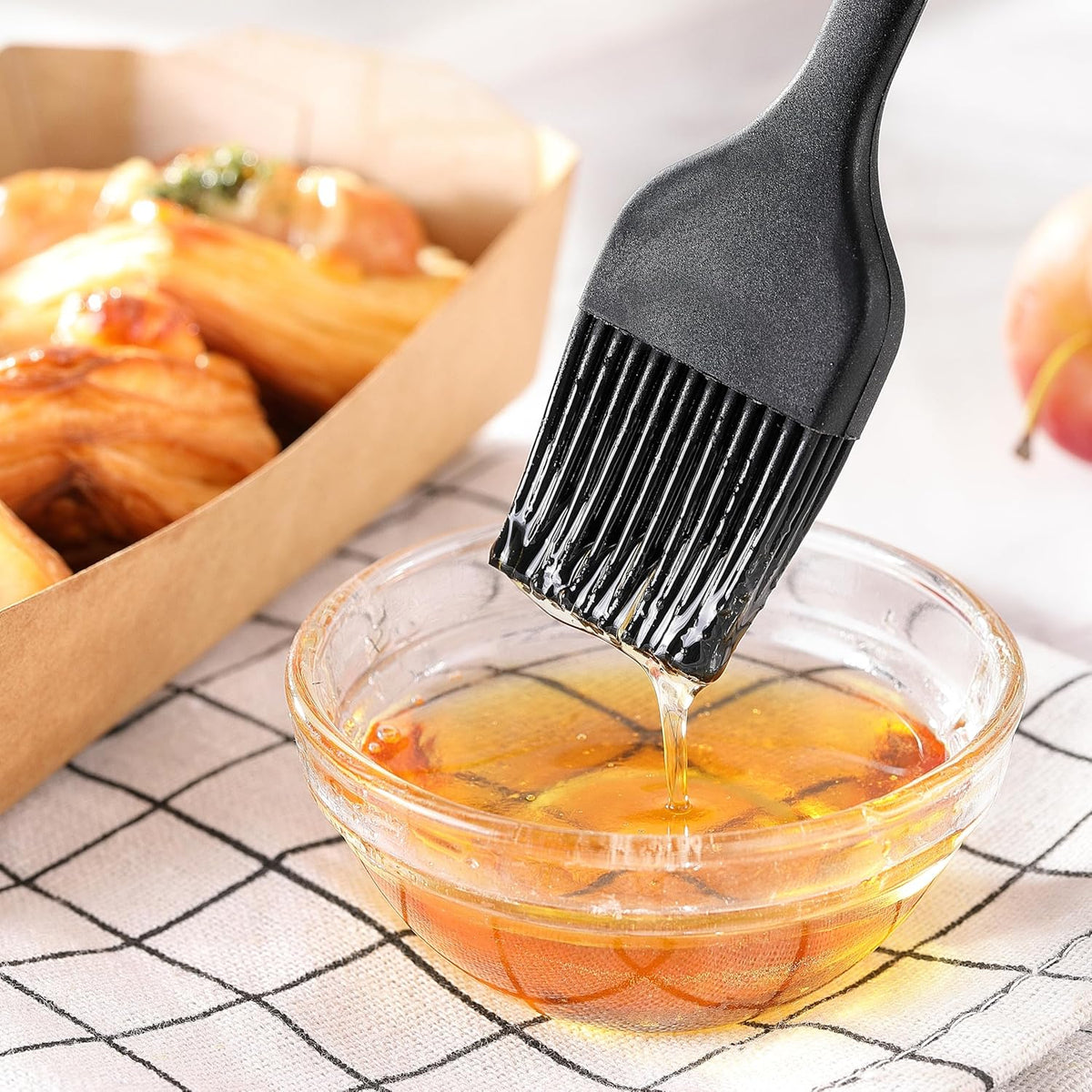 2PCS Silicone Basting Pastry Brush, Heat Resistant Food Cooking Brush for Oil, Sauce, Baking, BBQ and Grill, BPA Free, Dishwasher Safe (2Pack, Black)