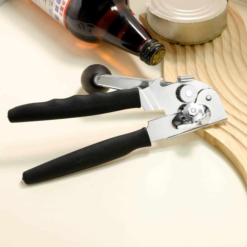 Manual Can Opener with Magnet, Heavy Duty Hand Can and Bottle Opener with Stainless Steel Blade and Rubber Grip, Smooth Cutting Hand Can Openers for Senior, Magnetic Lid Remover Kitchen Tool (Black)