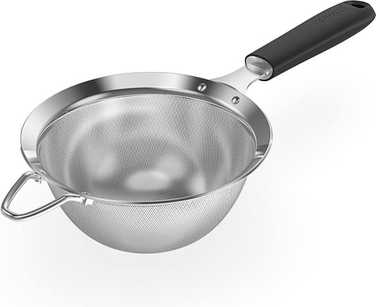 18/8 Stainless Steel Mesh Strainer: 5.5 Inch Kitchen Fine Mesh Sieve Food Colander with Riveted Sturdy Silicone Handle and 30 Mesh Hole for Straining Flour, Pasta, Fruit, Quinoa (Black)