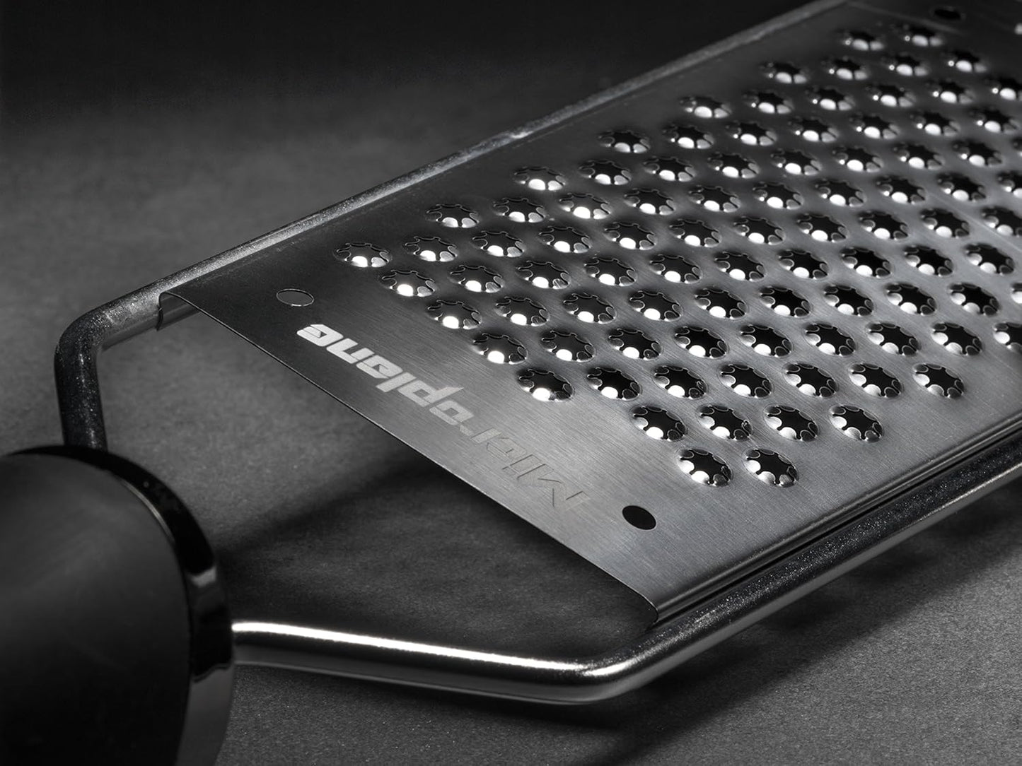 Microplane Gourmet Series Cheese Grater with Soft Touch Handle (Extra Coarse, Black)