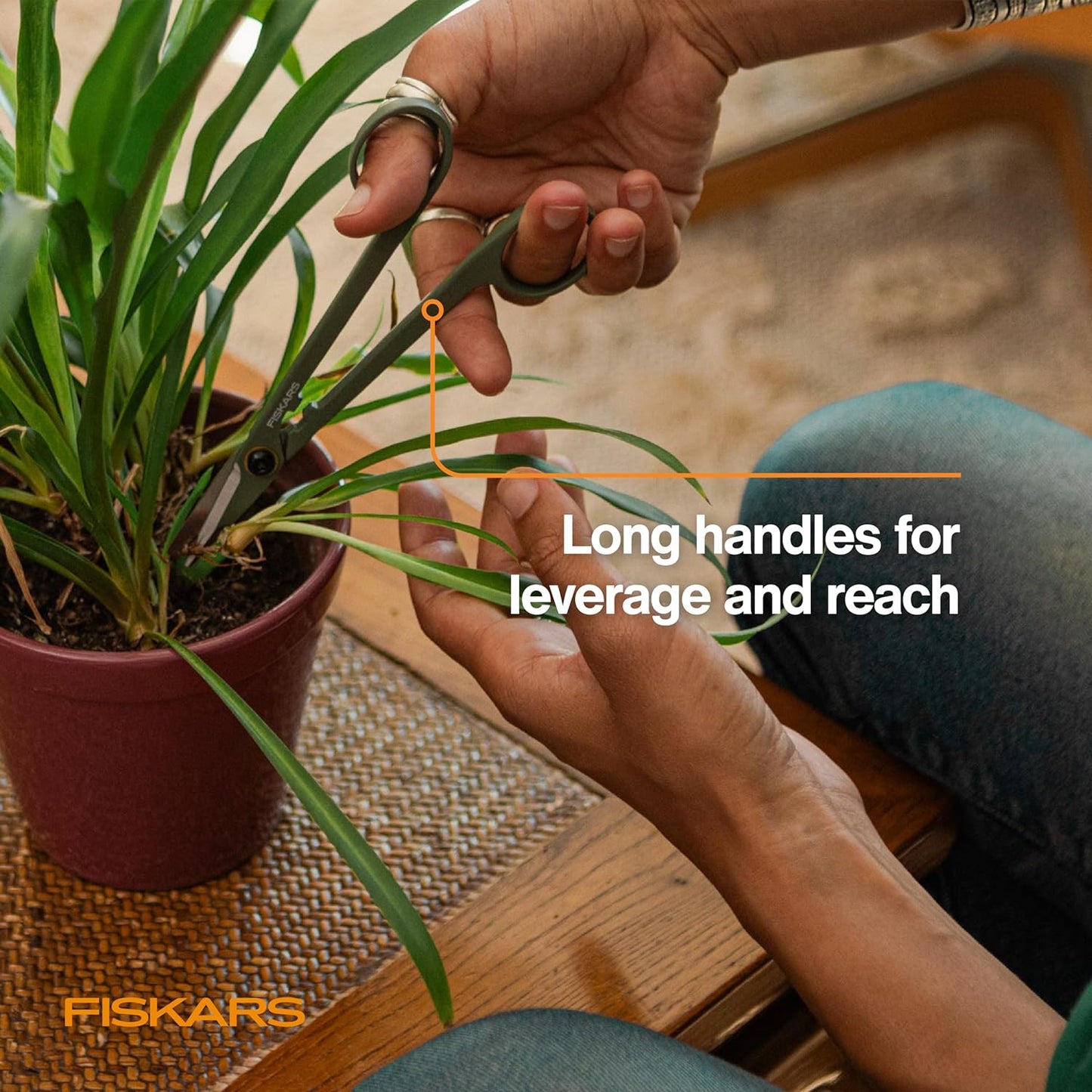 Fiskars Plant Shaping Shears & Holder, Precision Indoor Gardening Snips with Storage Caddy, Forged Stainless Steel Blades for Clean Cuts on Broad Leaves, Ambidextrous Handles & Stem Stripper, 6"