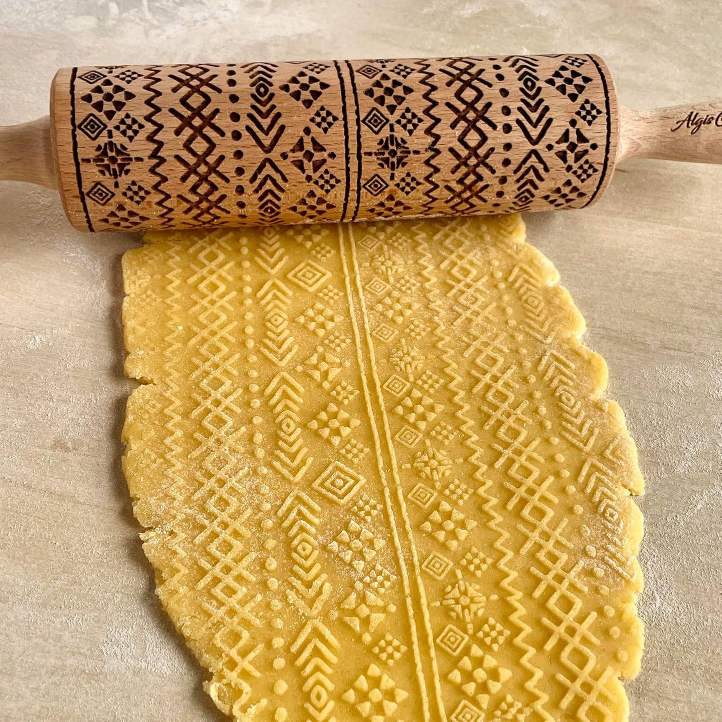 BEEHIVE Embossing Rolling Pin with Pattern. Laser Engraved Embossing Dough Roller for Homemade Cookies and Pottery by Algis Crafts