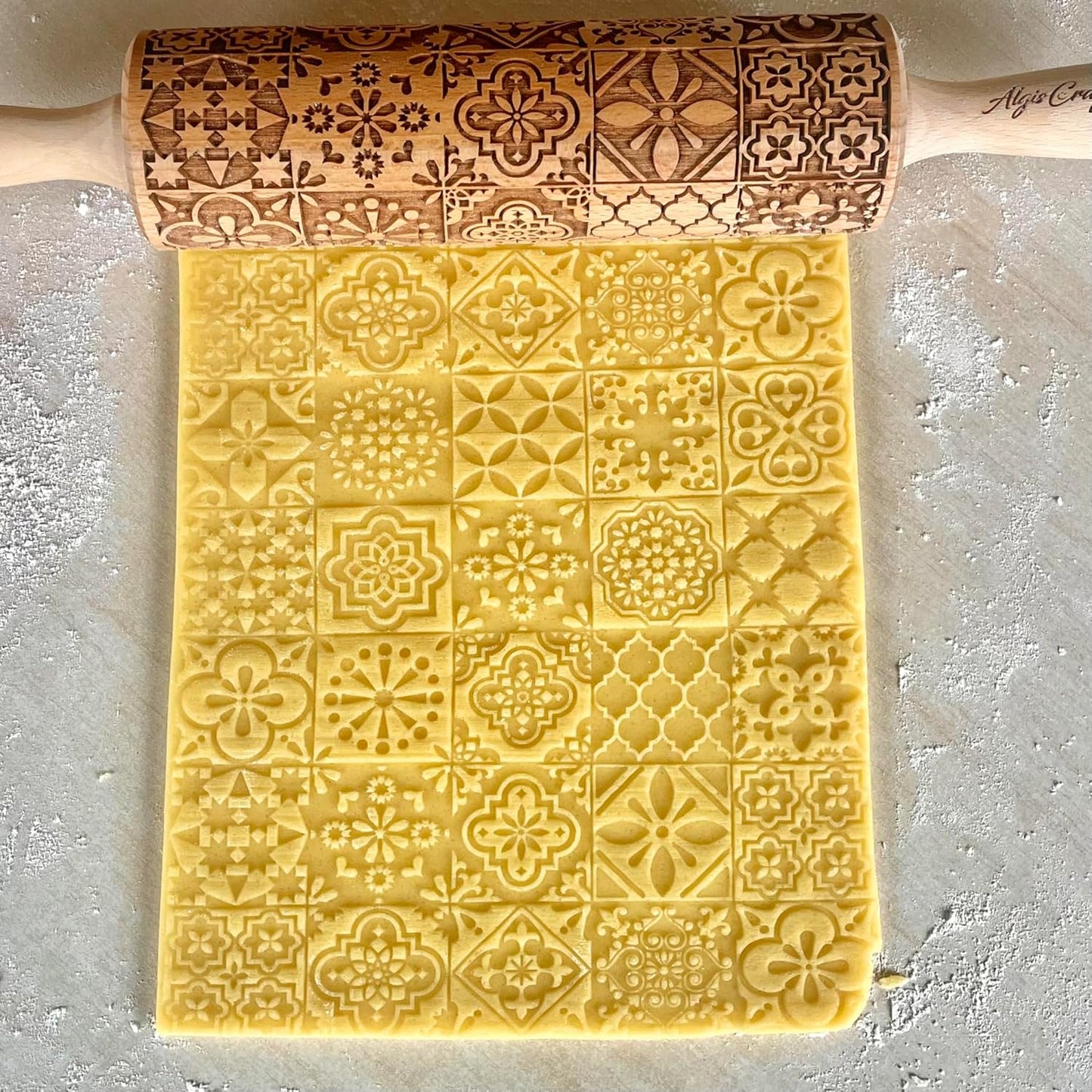 BEEHIVE Embossing Rolling Pin with Pattern. Laser Engraved Embossing Dough Roller for Homemade Cookies and Pottery by Algis Crafts