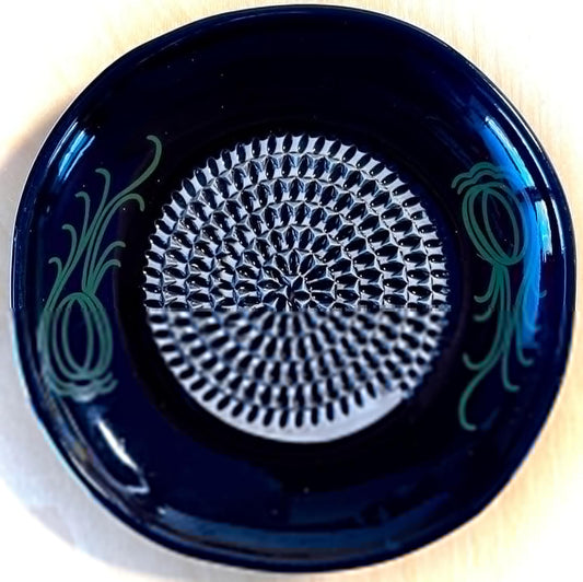 BonCera, All-in-one Premium Ceramic Garlic Grater Plate 4-Piece Set - Black Garlic Design - for Garlic, Ginger, Chocolate, and More! - Comes with 5.25" Plate, Peeler, Brush, and Stand
