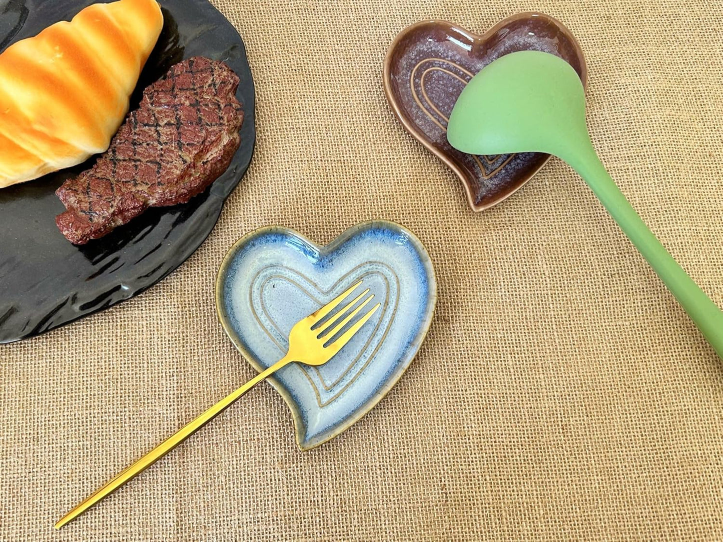 Ceramic Spoon Rest for Stove Top, Heart Cute Spoon Rest for Kitchen Counter, Cooking Spoon Holder for Kitchen Counter, Utensil Rest Spatula Rest Ladle Holder Tong Rest (Retro Red)
