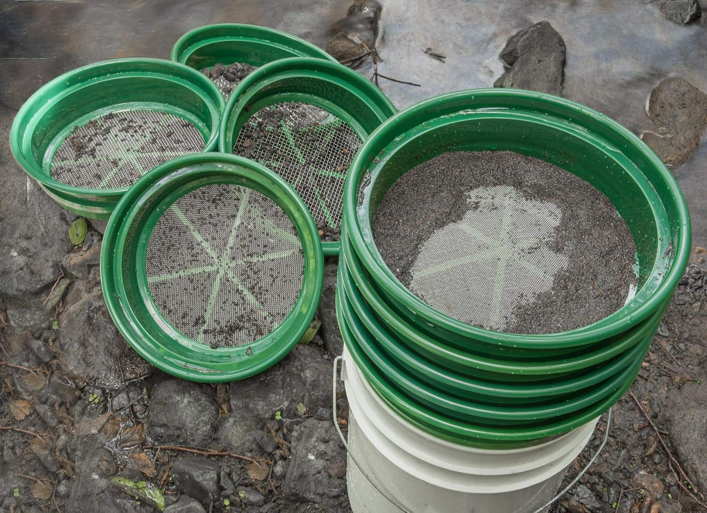 SE 13.25 Inch Wide Stackable Classifier Gold Prospecting Pan - 1/8 Inch Stainless Steel Mesh Sifting Pan, Green