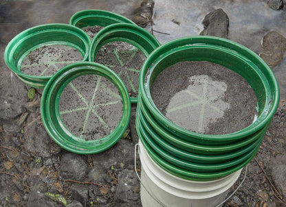 SE 13.25 Inch Wide Stackable Classifier Gold Prospecting Pan - 1/8 Inch Stainless Steel Mesh Sifting Pan, Green