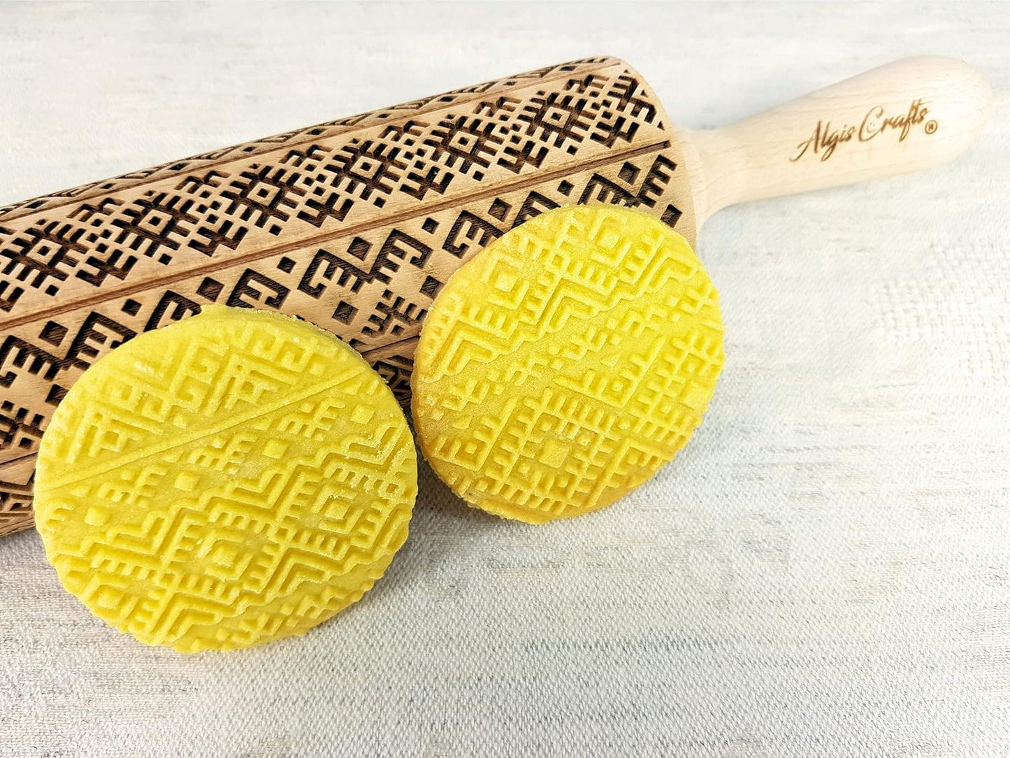 HEARTS EMBOSSING ROLLING PIN WOODEN ROLLING PIN for EMBOSSED COOKIES with LOVE HEARTS