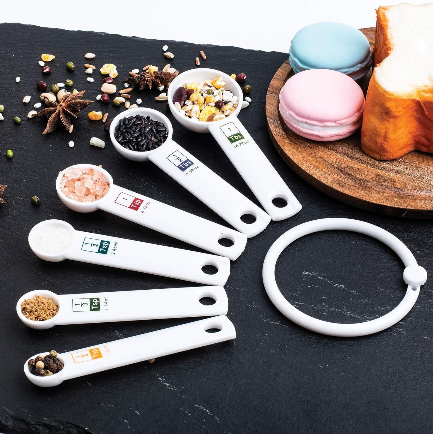Fox Run Measuring Set, 6 Piece Plastic Measuring Spoon Set, Black, 1/4 TSP to 1 TBL